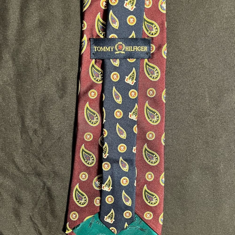 Vintage Tommy Hilfiger tie